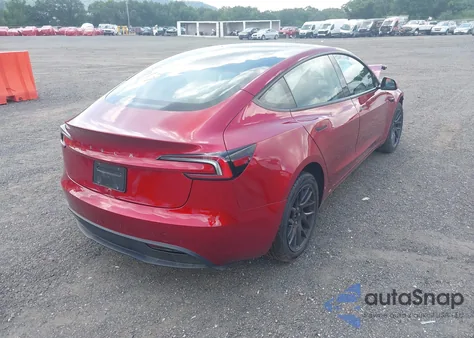 2024 Tesla Model 3 z USA, uszkodzony, nr VIN 5YJ3E1EA8RF727696